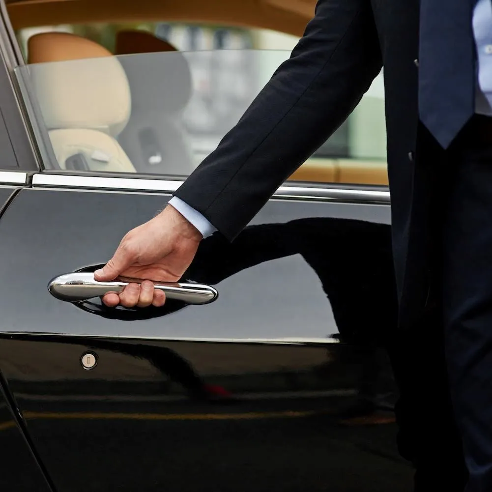 Car Rentals & Ground Transport: Seamless Journeys